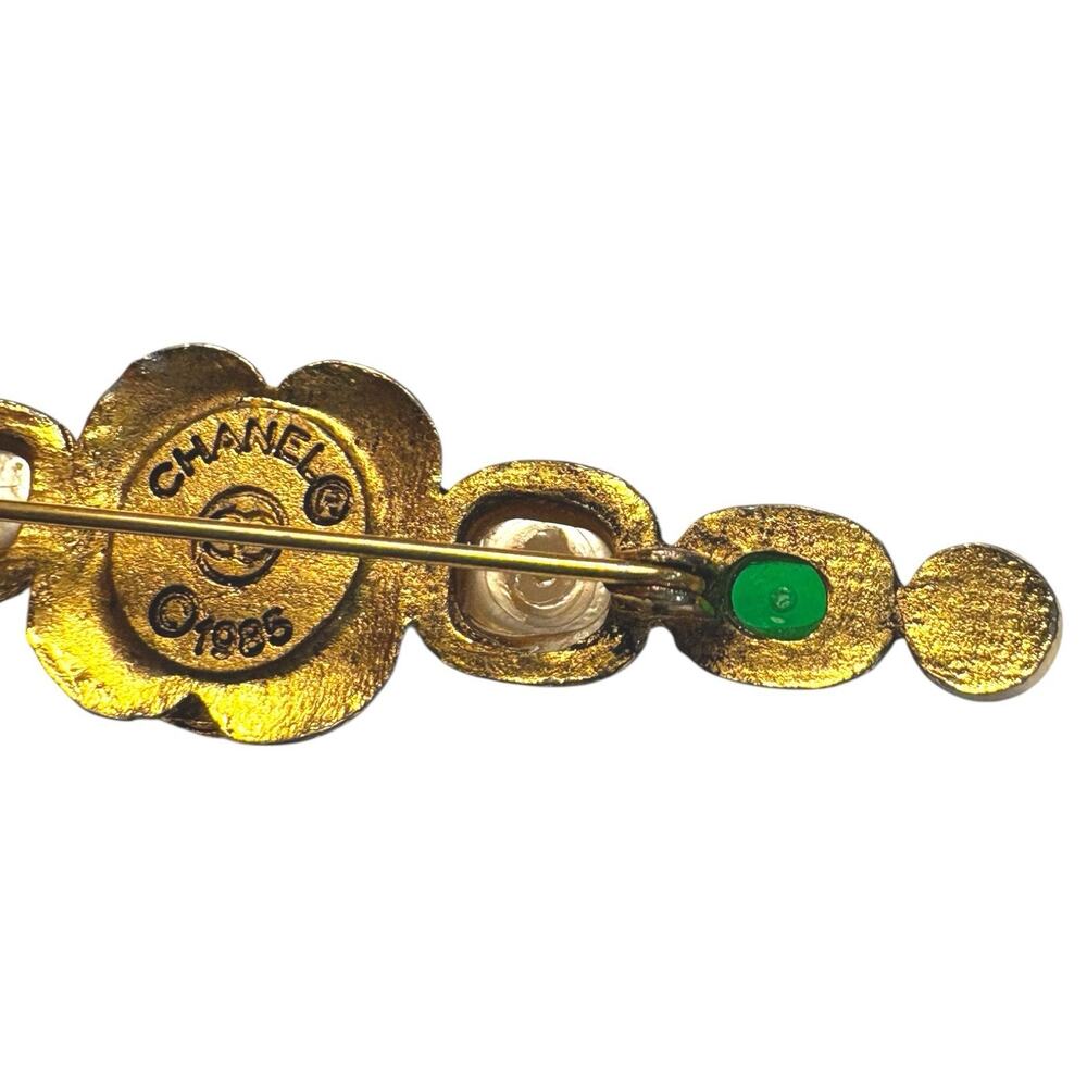 Vintage CHANEL 1986 Gripoix Glass Cabochon Bar Brooch Pearl Green CC Logo - Picture 13 of 14